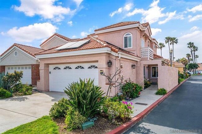 100 Tunapuna Ln in Coronado, CA - Building Photo - Building Photo