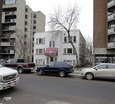 333 13th Ave SW in Calgary, AB - Building Photo