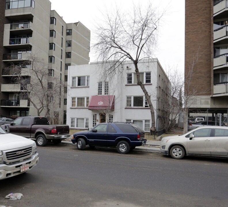 333 13th Ave SW in Calgary, AB - Building Photo
