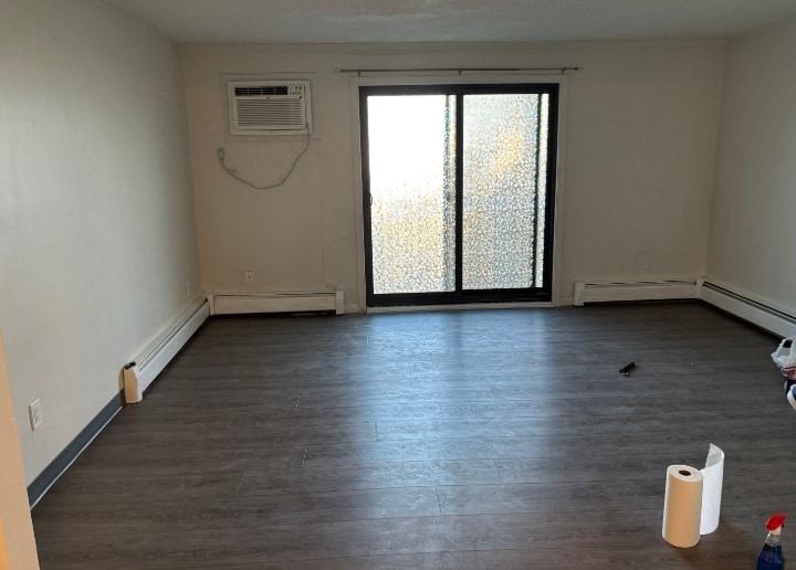 11 Tiffany Rd, Unit 8 in Salem, NH - Building Photo