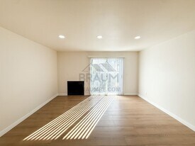 14249 Friar St, Unit 4 in Los Angeles, CA - Building Photo