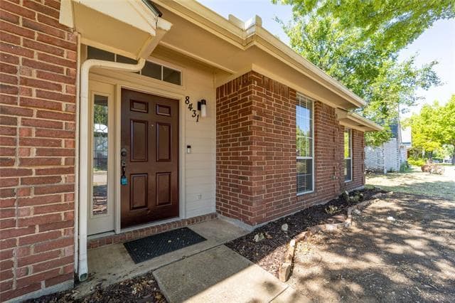 8431 Cripple Creek Dr in Frisco, TX - Building Photo - Building Photo
