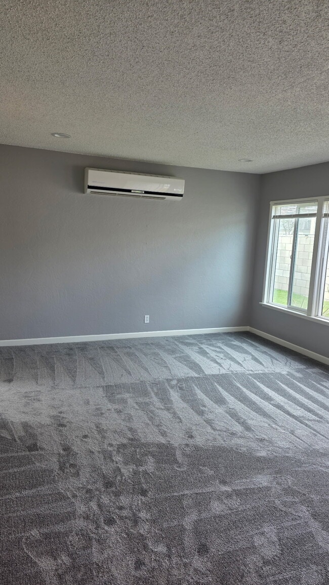 17030 Woodruff Ave, Unit 17030 in Bellflower, CA - Foto de edificio - Building Photo