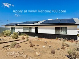 331 Lloyds Ln in Yucca Valley, CA - Building Photo