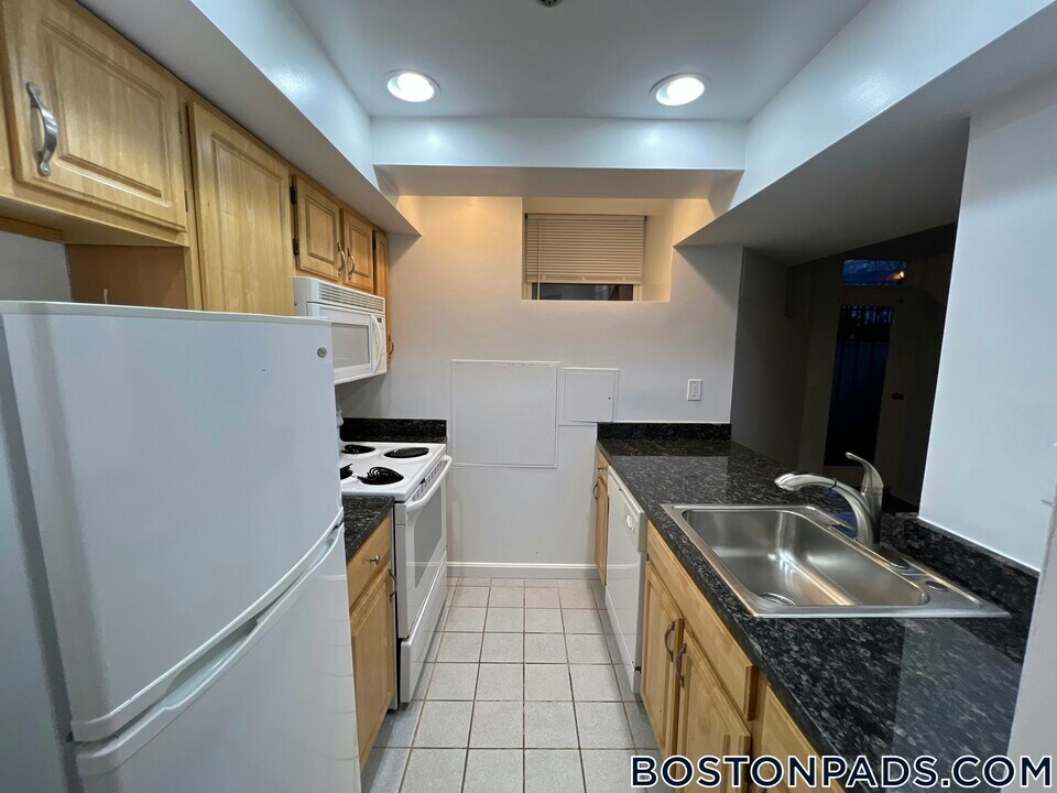 112 Jersey St in Boston, MA - Building Photo