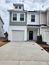 105 Hanging Moss Trl in Clayton, NC - Building Photo - Building Photo