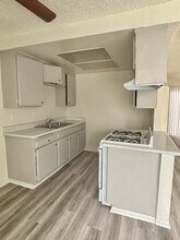 216 Cypress Ave in Santa Ana, CA - Building Photo - Building Photo