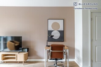 362 Bellevue Way NE in Bellevue, WA - Building Photo - Building Photo