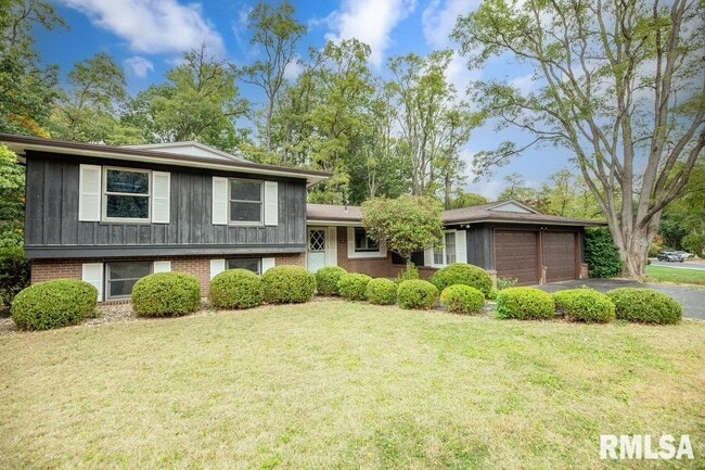 9019 N Locust Ln in Peoria, IL - Building Photo - Building Photo