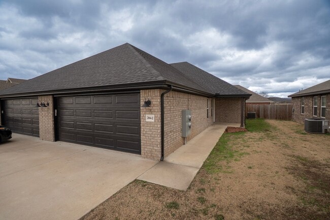 property at 204 S Industrial Park Rd