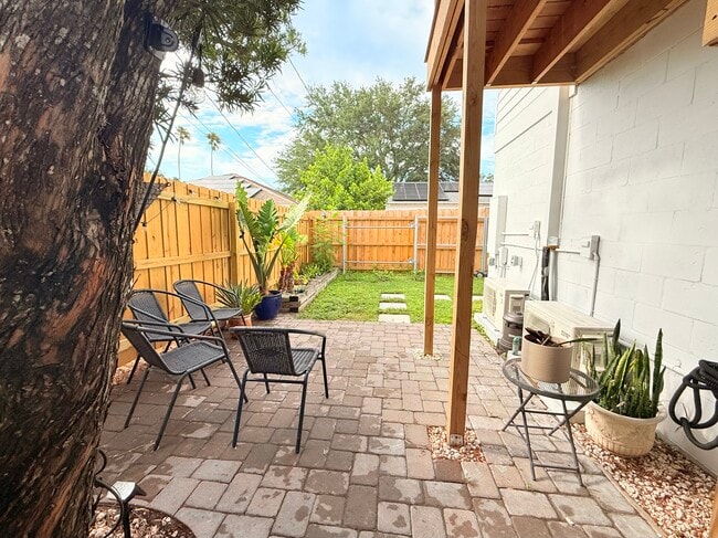 2152 7th Ave N, Unit Studio with private yard