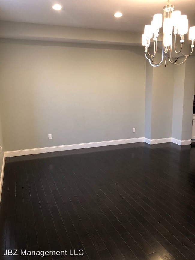 2127 St Paul St in Baltimore, MD - Building Photo - Building Photo