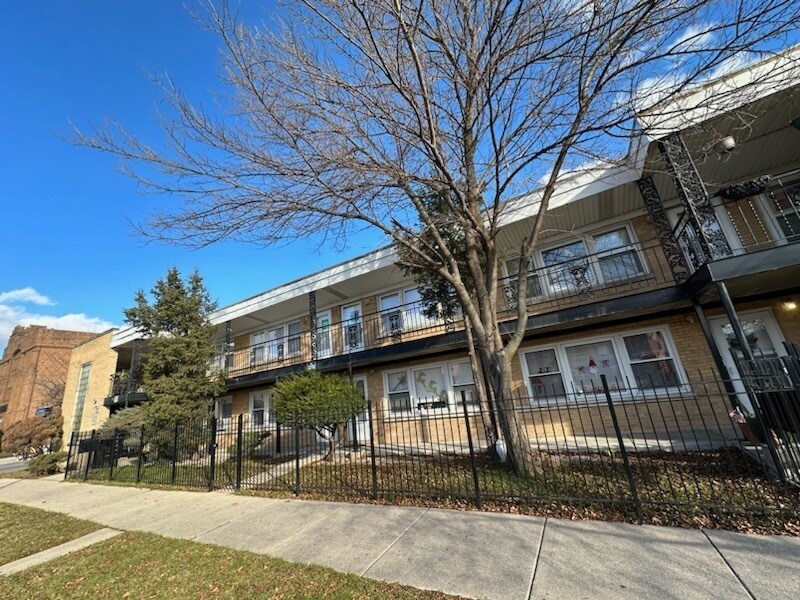 3157 N Leclaire Ave in Chicago, IL - Building Photo
