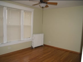 96 Pine Ave, Unit 1 in Riverside, IL - Building Photo - Building Photo