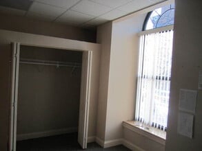 11 N Genesee St in Waukegan, IL - Building Photo - Building Photo