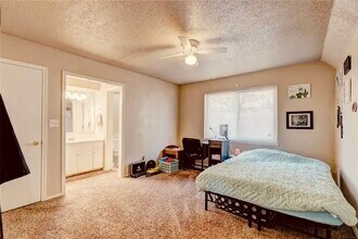 1817 E Lindsey St, Unit 3 in Norman, OK - Foto de edificio - Building Photo