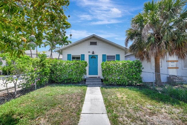 property at 422 N H St
