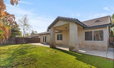 10408 Starlight Peak Dr in Bakersfield, CA - Building Photo - Building Photo