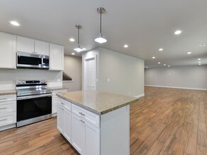 29701 24th Ave S in Federal Way, WA - Building Photo - Building Photo