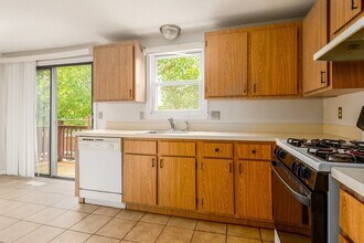 126 Willard St in Lowell, MA - Building Photo - Building Photo