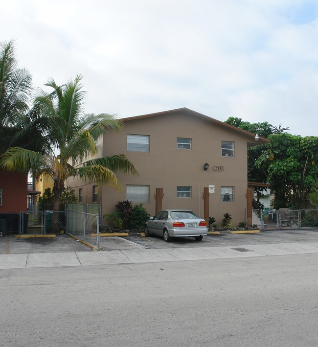 10832 SW 4th St in Miami, FL - Building Photo - Building Photo