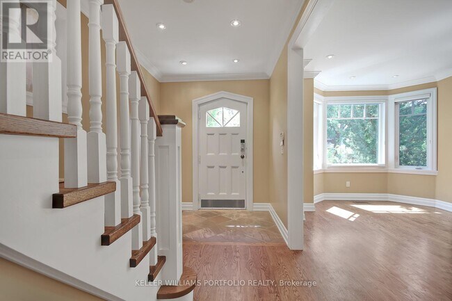 53 Duncannon Dr in Toronto, ON - Building Photo - Building Photo