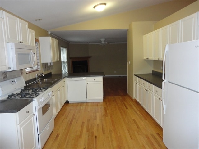 4312 E Lake Shore Dr in Wonder Lake, IL - Building Photo - Building Photo