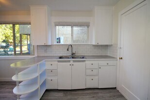 4756-4760-4760 N Vanderbilt St in Portland, OR - Building Photo