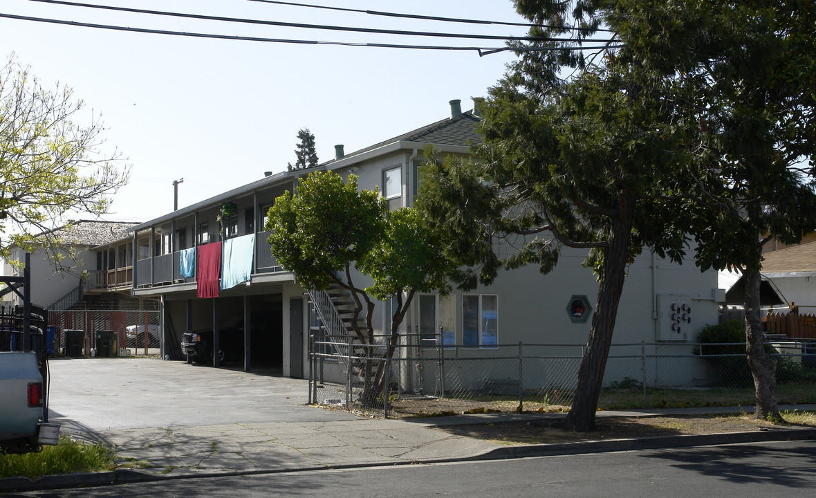 618 Manzanita St in Redwood City, CA - Building Photo