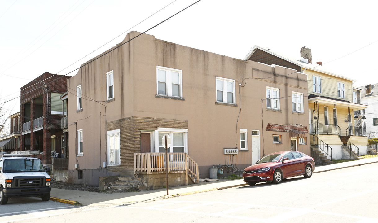 1901 Mcclure St in Homestead, PA - Building Photo