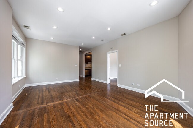 2506 W Argyle St, Unit 2A in Chicago, IL - Building Photo - Building Photo