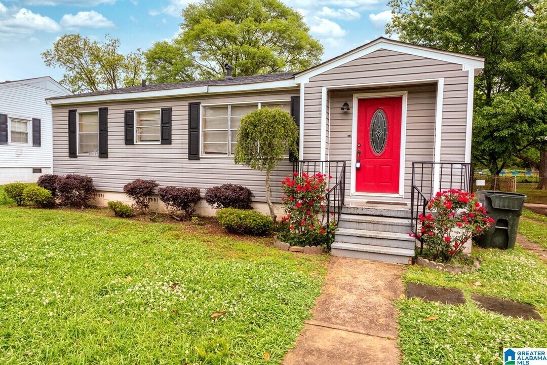 8708 Sunset Dr in Leeds, AL - Building Photo