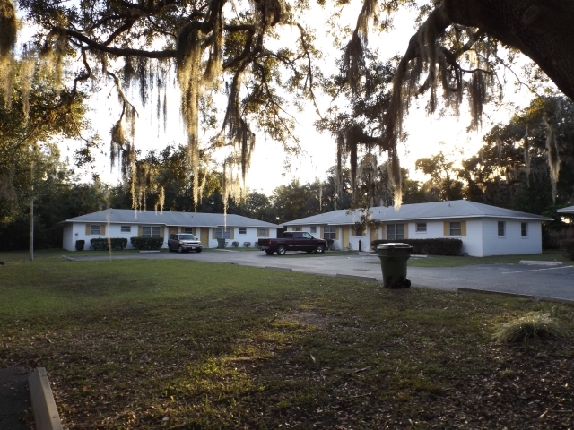 2001 South St in Leesburg, FL - Building Photo