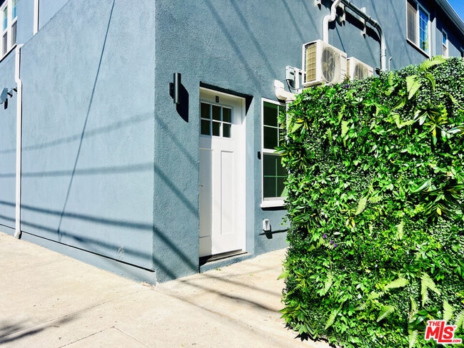 938 W Glenoaks Blvd in Glendale, CA - Building Photo - Building Photo