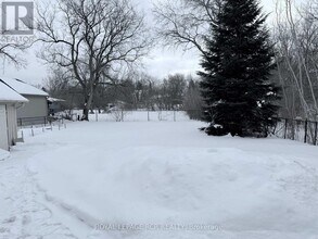 86 Roxborough Rd in Newmarket, ON - Building Photo - Building Photo