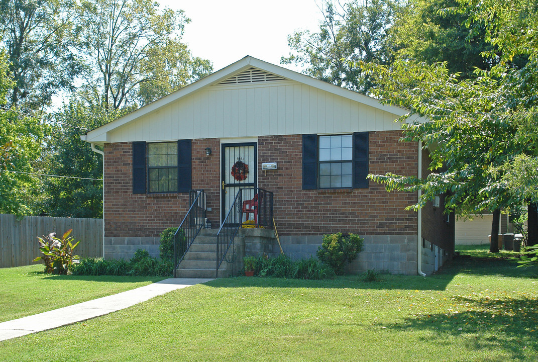 1608 Forrest Ave in Nashville, TN - Building Photo