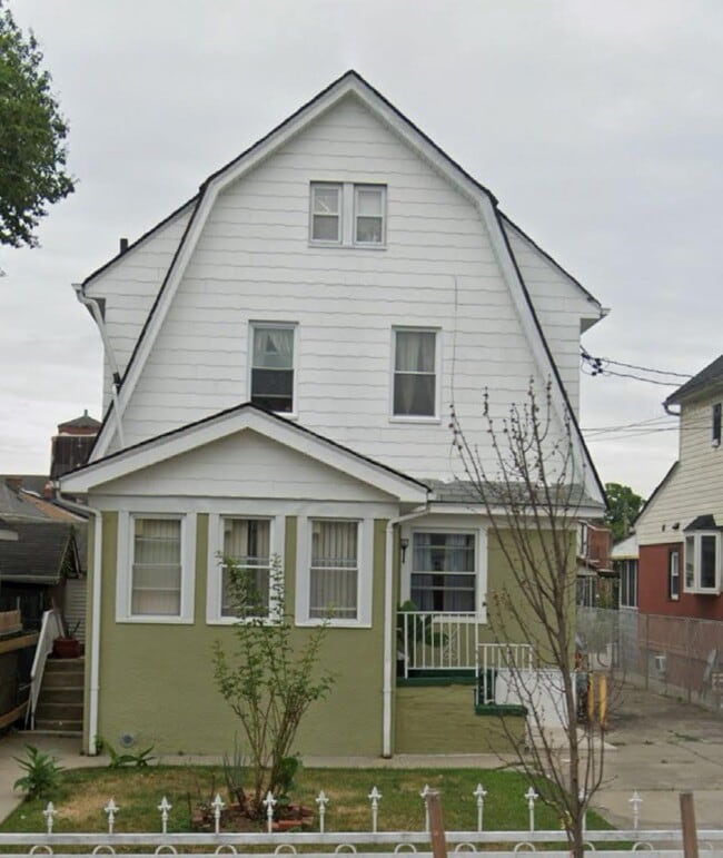property at 196-24 90th Ave