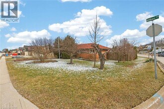 82 Millen Rd in Hamilton, ON - Building Photo - Building Photo