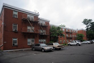 Jade Apartments in Plainfield, NJ - Building Photo - Building Photo