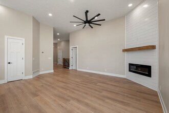 5901 N 159th Cir in Omaha, NE - Building Photo - Building Photo