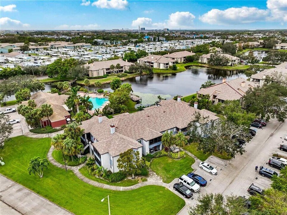 10263 Gandy Blvd N in St. Petersburg, FL - Building Photo