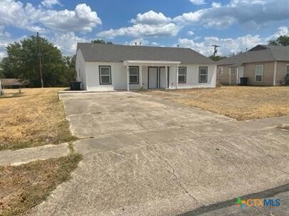 property at 802 Stetson Ave