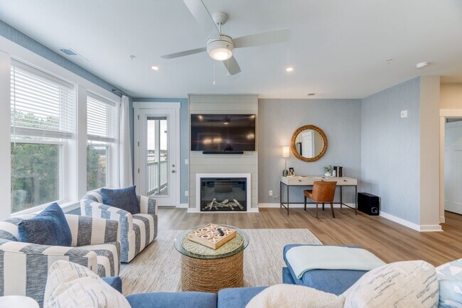 1703 Paget Rd in Kill Devil Hills, NC - Foto de edificio - Building Photo