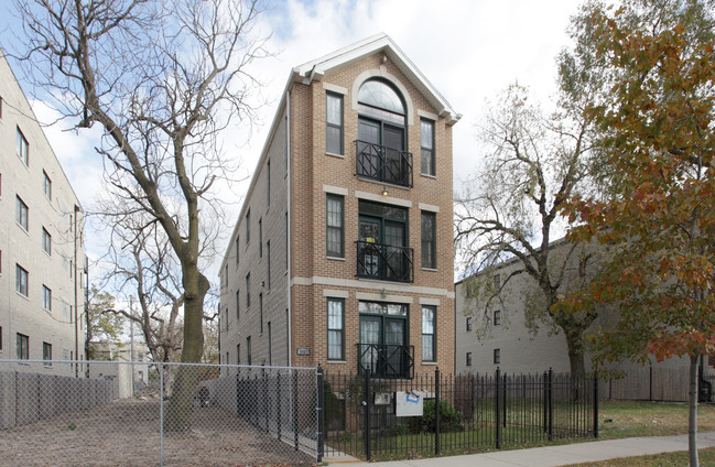 3927 S Indiana Ave in Chicago, IL - Building Photo - Building Photo