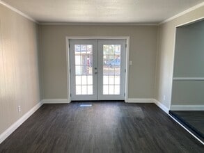 2135 Hayes St in Humboldt, TN - Foto de edificio - Building Photo