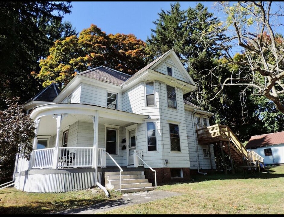 502 Main St, Unit 2 in Amherst, MA - Foto de edificio