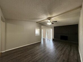 250 N Bryan Cir in Mesquite, TX - Building Photo - Building Photo