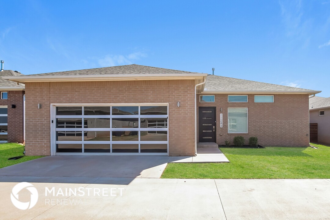 11243 Paradise Out Ln in Oklahoma City, OK - Building Photo