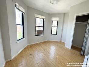 1578 Tremont St, Unit 4 in Boston, MA - Building Photo - Building Photo