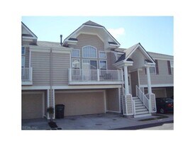 834 Point Way in Virginia Beach, VA - Building Photo